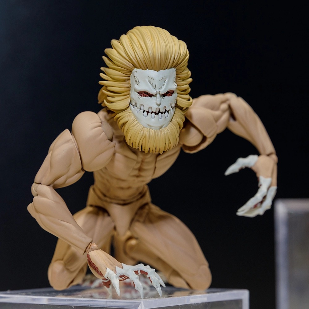Prototipo pintado Jaw Titan de Attack on Titan KAIYODO REVOLTECH Wonder Festival 2025 Summer WONFES WF2025S