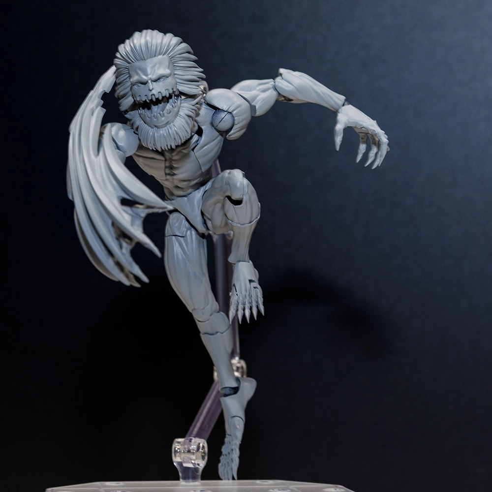 Prototipo sin pintar Jaw Titan de Attack on Titan KAIYODO REVOLTECH Wonder Festival 2025 Summer WONFES WF2025S